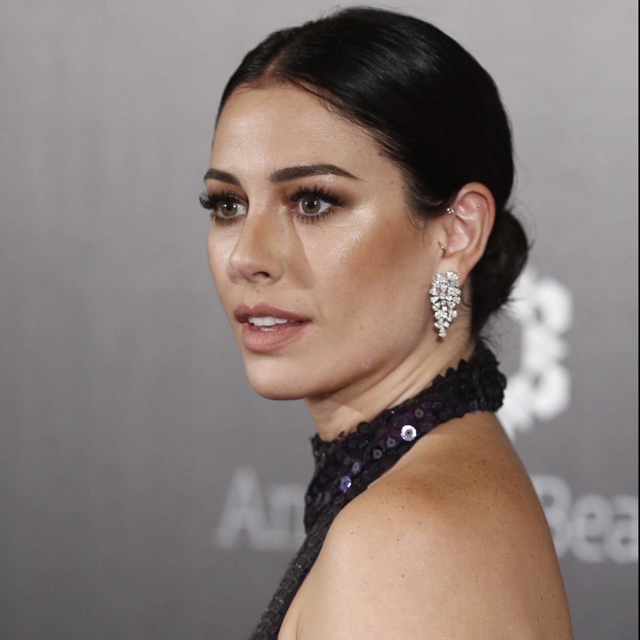 Blanca Suárez llevaba el pelo con un castaño oscuro y un largo XL.