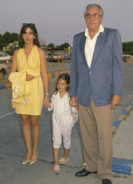 Imagen - Cynthia con sus padres.
