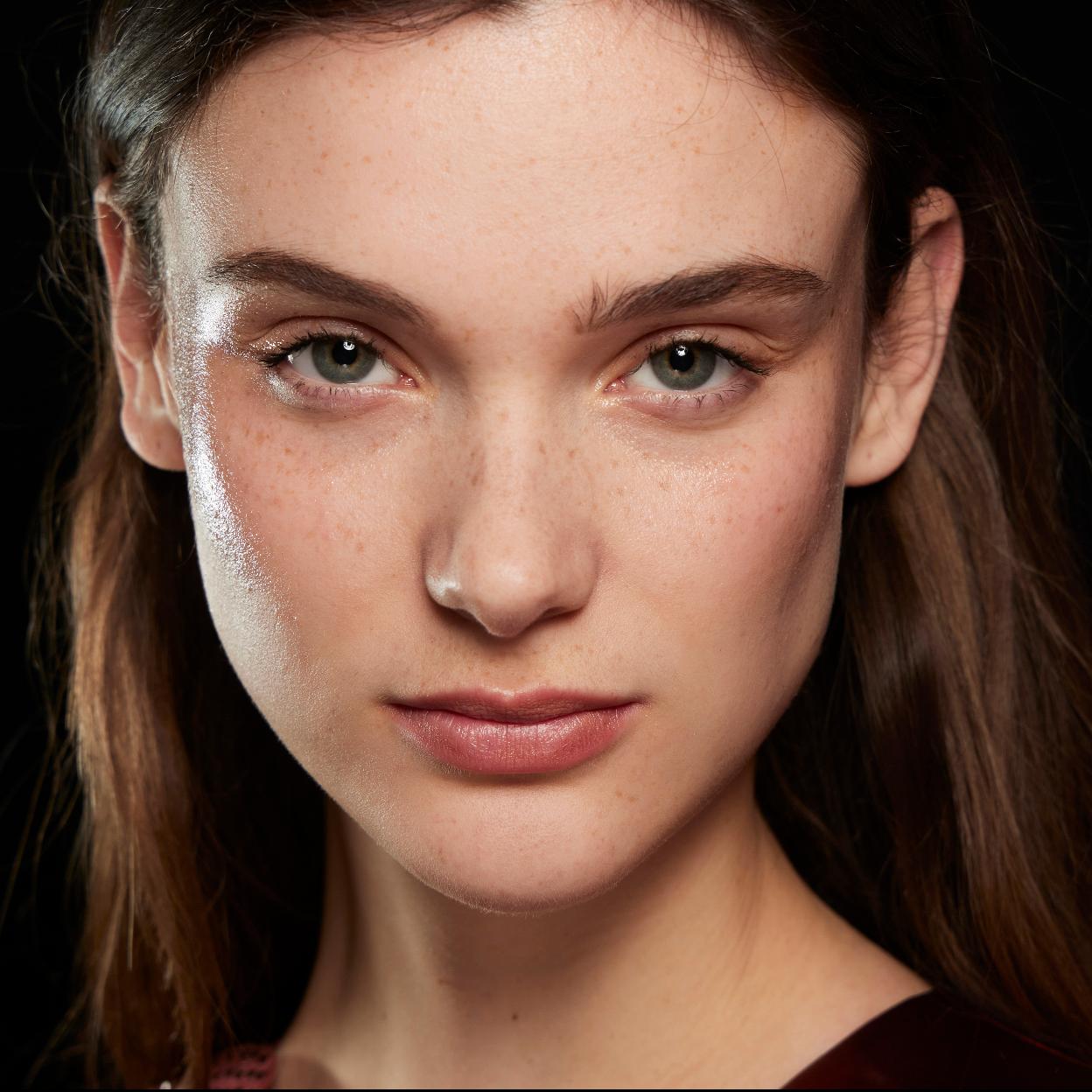 Peonía, la flor de la juventud que deja tu piel más firme y luminosa