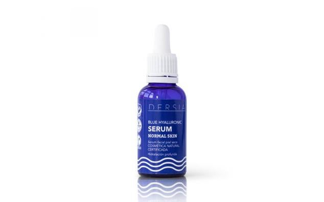 El Blue Hyaluronic Serum de Dersia aporta vitaminas A, B, C y D