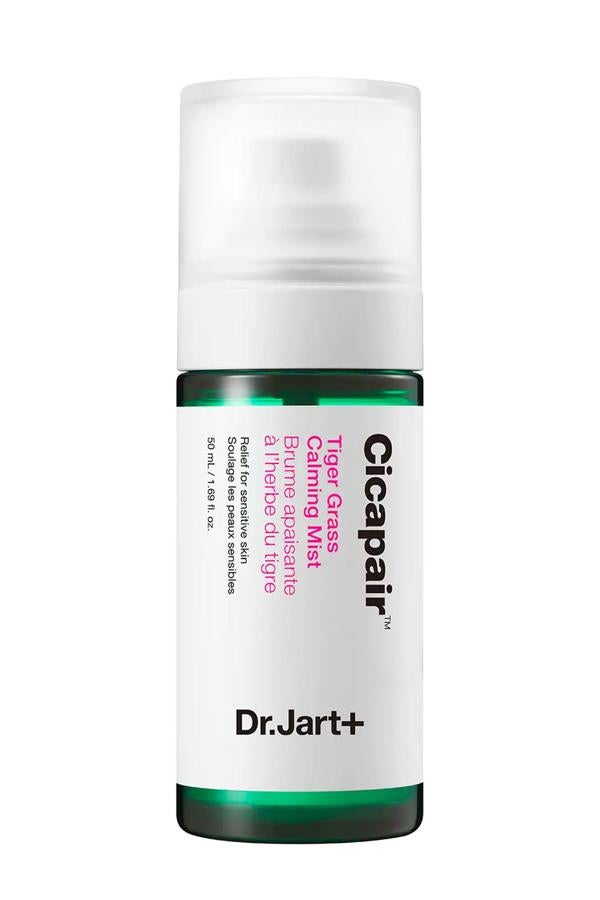 Es una de las  favoritas de las pieles sensibles  ya que alivia, refresca y mantiene la humedad de la piel. Gracias a la Centella asiática  la piel se ve elástica, luminosa y jugosa .