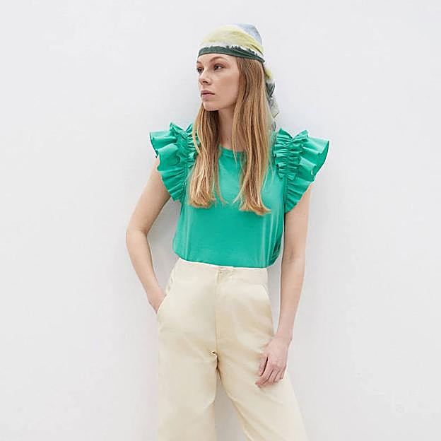 La camiseta con cuello tipo caja