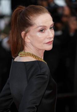 Imagen secundaria 2 - Dos peinados espectaculares para llevar a los 60 porque rejuvenecen al instante sin importar las canas