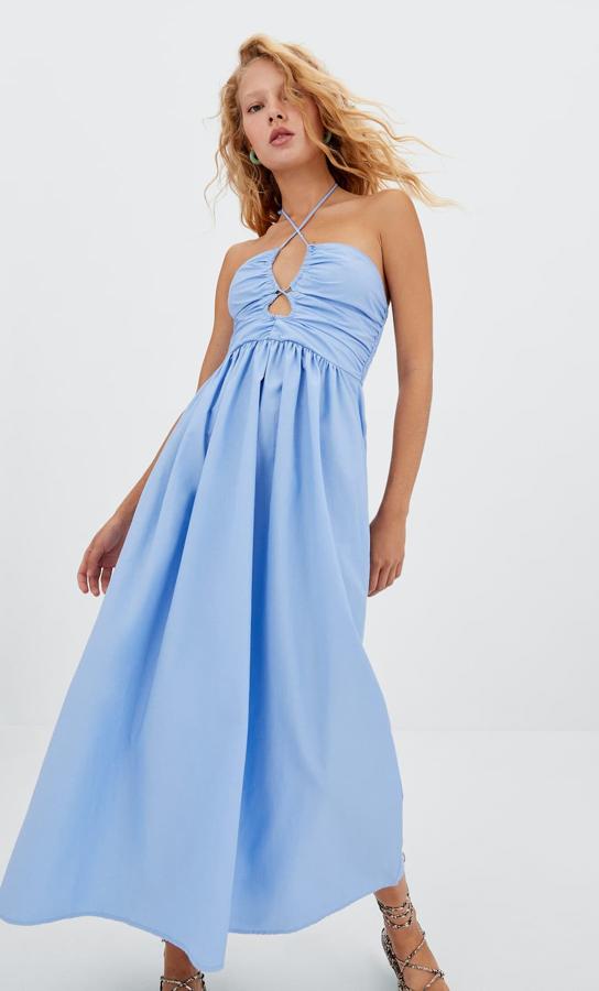 Perfecto para el día a día, este vestido sienta fenomenal a todo tipo de cuerpos y edades. Es un tono que favorece en especial a las pieles bronceadas, aunque no perjudica a aquellas más blanquitas, por lo que podrás lucirlo sin problema. 