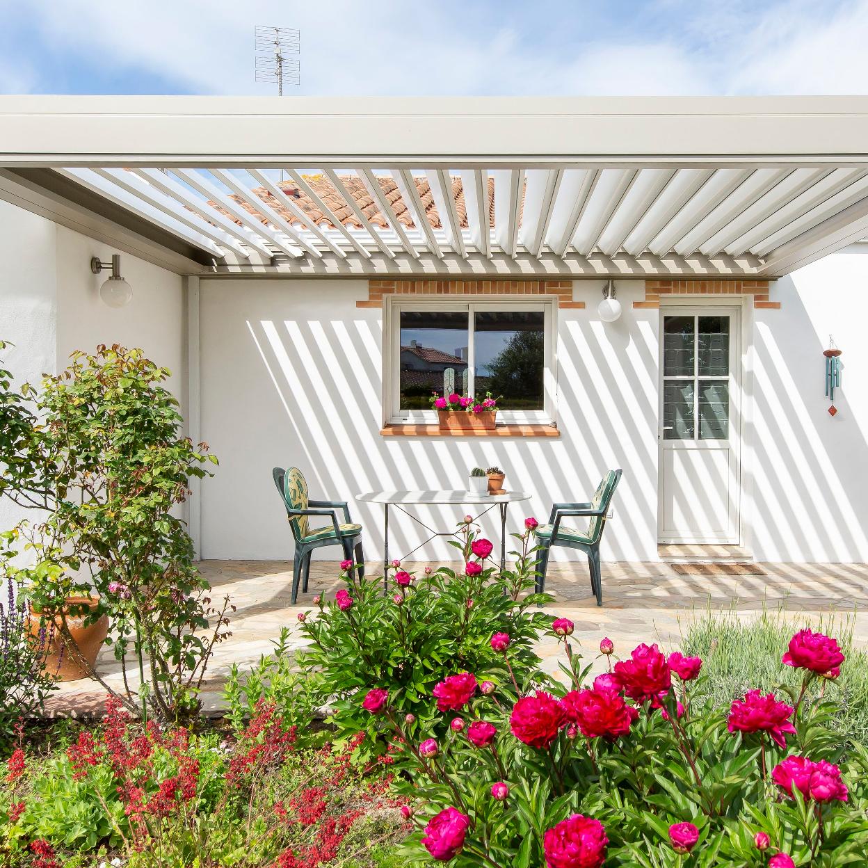 Pincha en la imagen para ver los chollos deco con los que podrás darle un nuevo aire a tu terraza o jardín. 