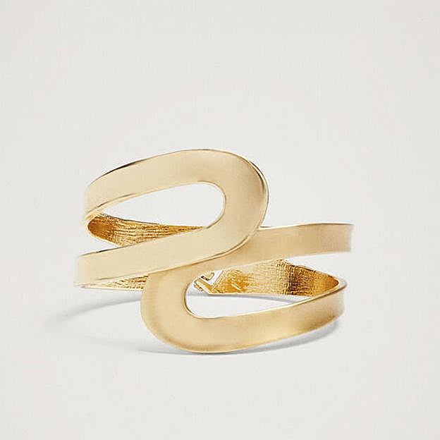 Imagen principal - Los brazaletes dorados de Parfois, Joys y Zara