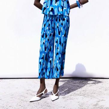 Imagen secundaria 1 - Los modelos de color verde, azul y crudo