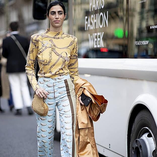 Los pantalones estampados de Sfera que querrás para rejuvenecer todos tus conjuntos veraniegos porque son cómodos, fresquitos y muy favorecedores