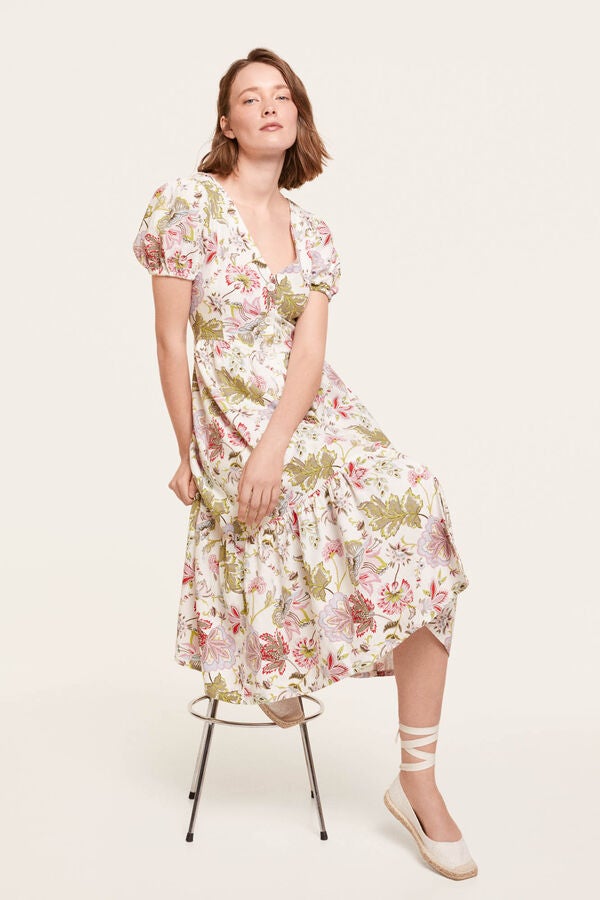Vestido con estampado floral de corte midi  (19,99 euros) .