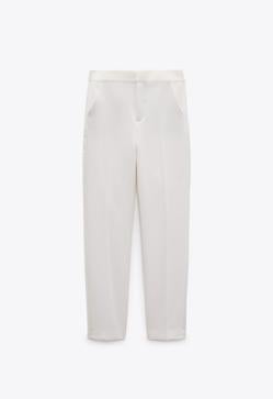 Imagen secundaria 2 - Los detalles del look de Eugenia Martínez de Irujo.