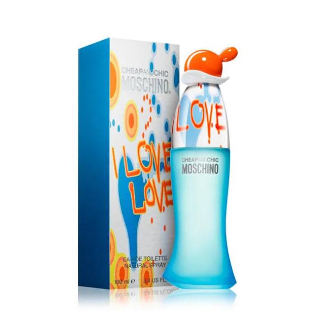 I Love Love de Moschino tiene un corazón de flores frescas