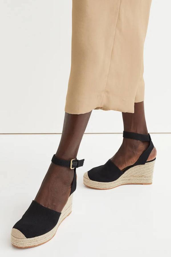 H&M nos trae este modelo con una cuña de 9 cm