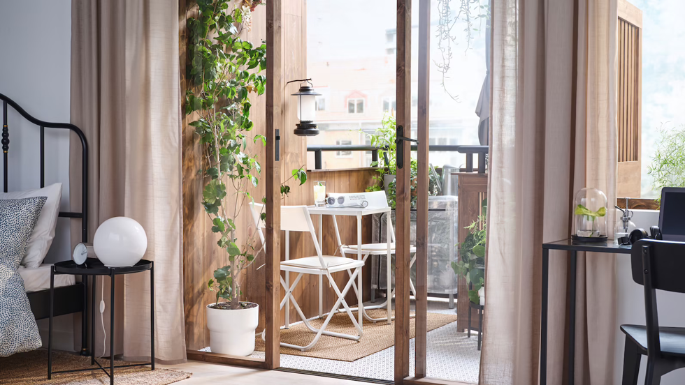 Estos muebles baratísimos de IKEA son perfectos para terrazas pequeñas y balcones (y cuestan menos de 20 euros)