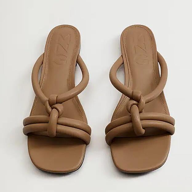 Imagen principal - Hemos encontrado la copia low cost del conjunto de flores más romántico que arrasa en Instagram