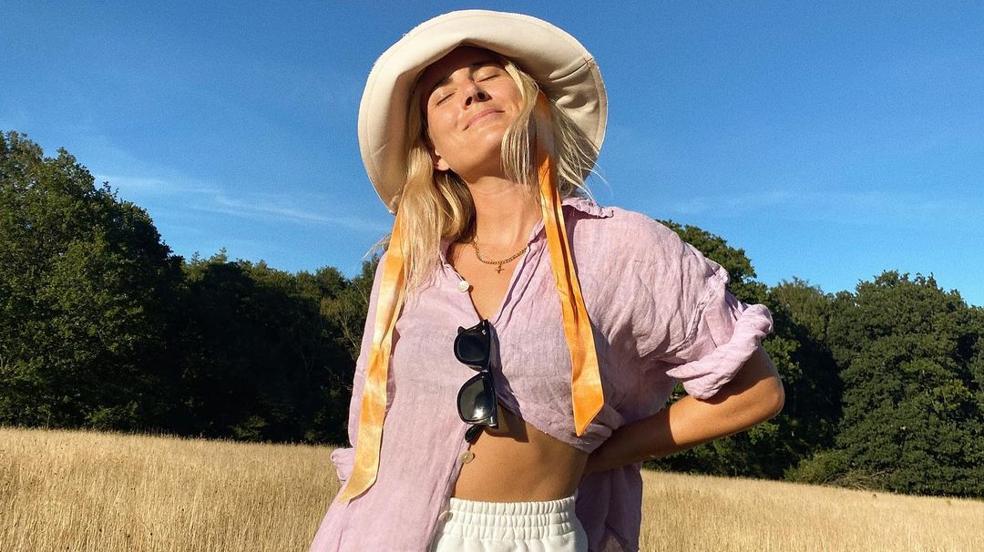 Las 11 brumas corporales que van a triunfar este verano porque refrescan y perfuman la piel