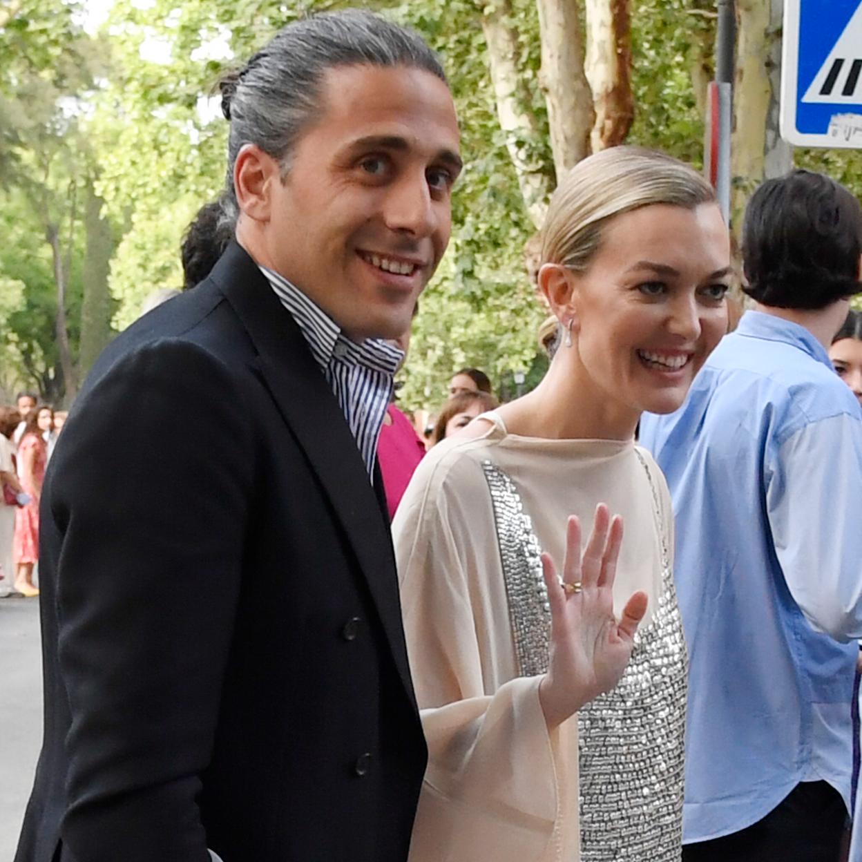 Roberto Torretta y Marta Ortega en su llegada al desfile de Dior.