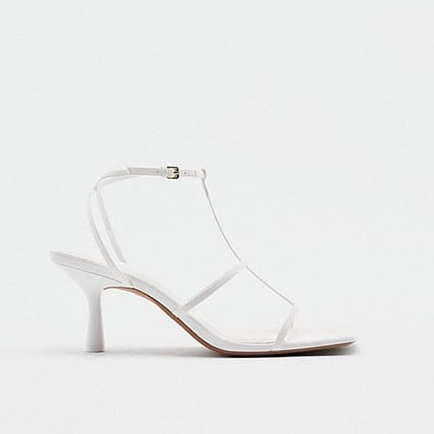 Las sandalias perfectas para copiar el look de Marta Ortega.