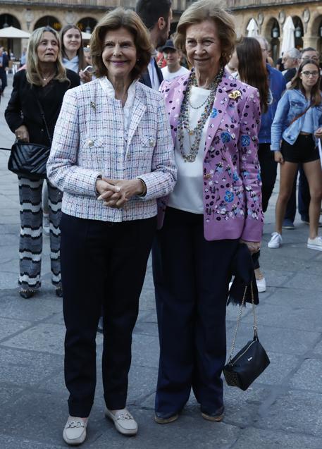 Imagen - Doña Sofía y Silvia de Suecia en Salamanca. / GTRES