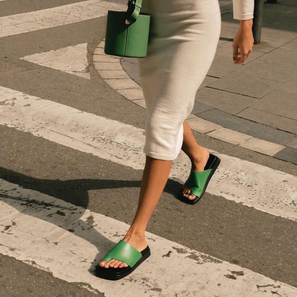 Las sandalias comodísimas y made in Spain que llevan las influencers a todos sus viajes