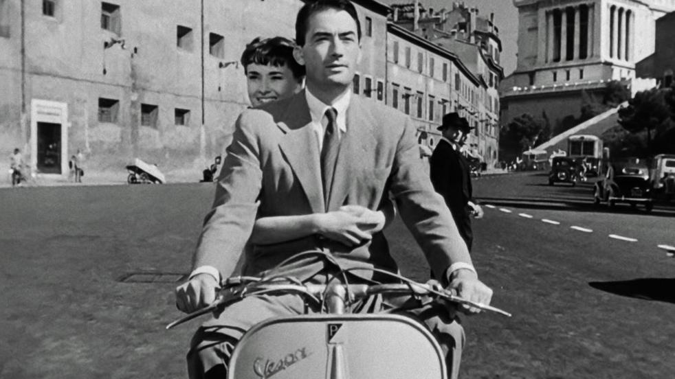 Audrey Hepburn y Gregory Peck en la película Vacaciones en Roma.