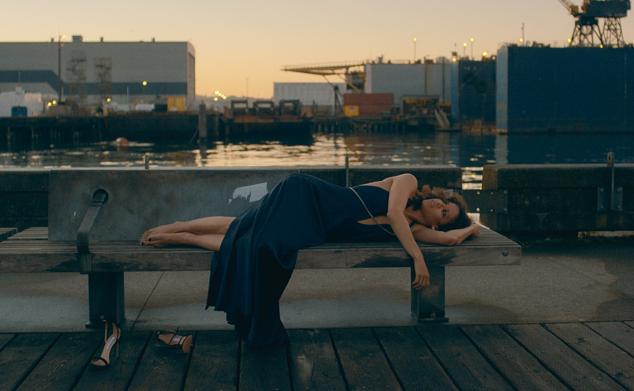 Verónica West, creadora de Alta Fidelidad, se pasa al thriller psicológico con esta miniserie de 8 episodios ambientada en San Francisco. Protagonizada por Gugu Mbatha-Raw (The Morning Show) la serie sigue a Sophie, que ha sufrido un traumatismo en la cabeza que le ha provocado una pérdida aguda de memoria. Para ayudarle a recuperarla estarán su marido y sus amigos, pero ella comenzará a preguntarse si lo que le cuentan es verdad.