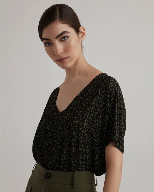 Esta  de Woman El Corte Inglés está disponible en negro y en verde oscuro