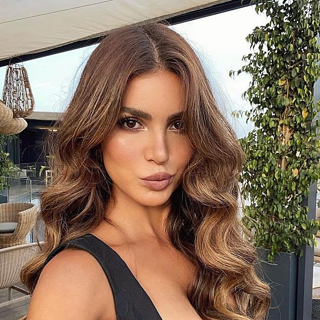 Por qué no puedes usar vitamina C ni el retinol en verano (y el truco fácil para no renunciar a ellos si quieres seguir aplicándolos en tu rostro)