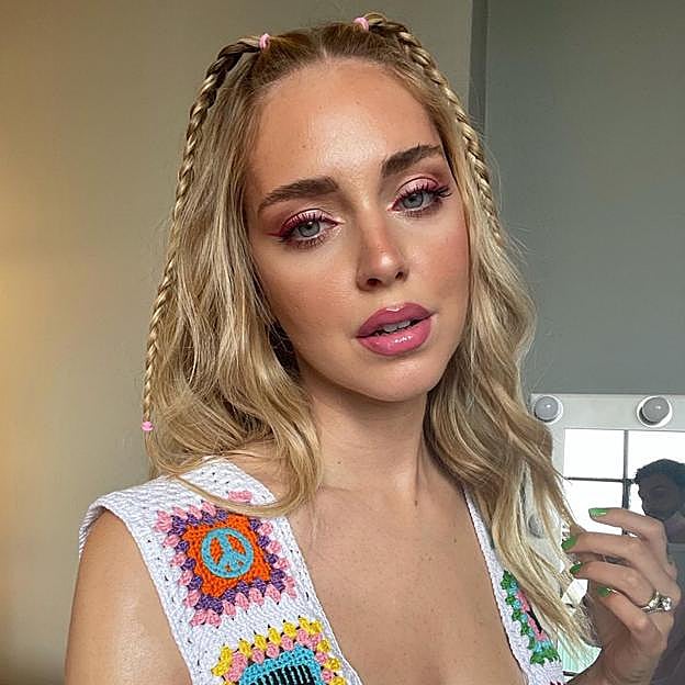 Eyeliner rosa, el clean makeup del verano para las que buscan un maquillaje diferente, luminoso y antiedad