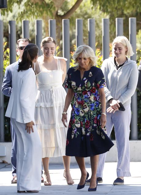 Imagen - Las nieta de Jill Biden acompañaron a la primera dama en su encuentro con la reina Letizia. / GTRES
