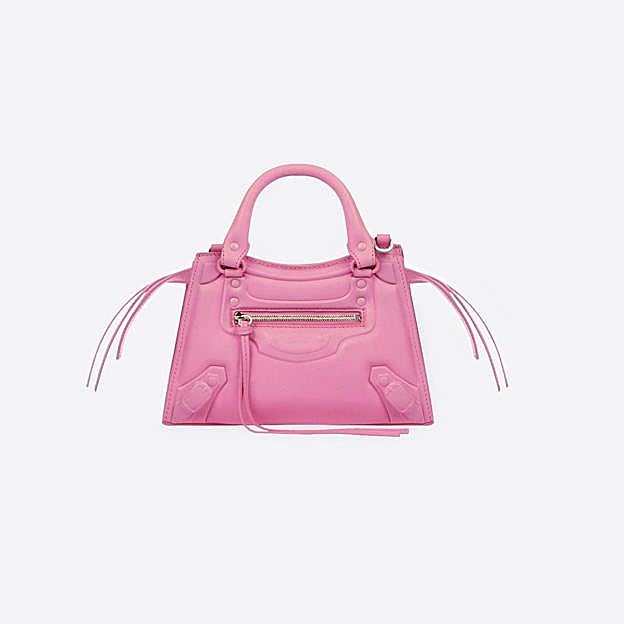 El bolso de Balenciaga.