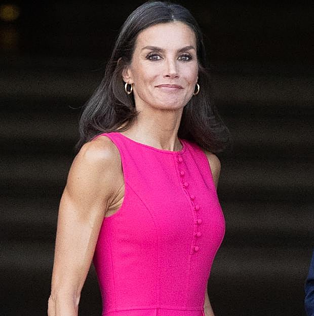 Ejercicios fáciles para conseguir los brazos de la reina Letizia a partir de los 40