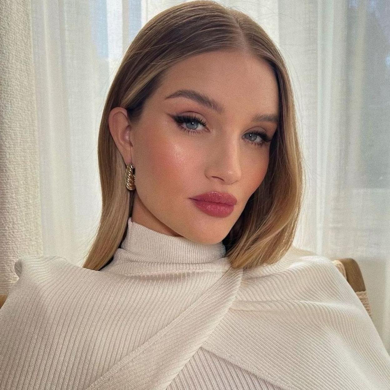 Rejuvenece, antioxidante, acaba con el acné... Los motivos por los que necesitas añadir aloe vera a tu rutina de belleza de verano (y las mejores cremas para hacerlo)