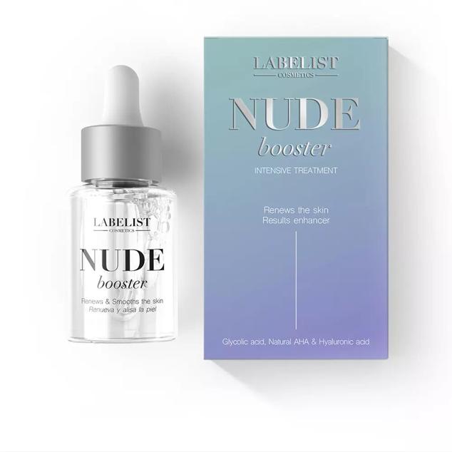 Lo amarás por su textura ultrafluida que se absorbe rápidamente. Este tratamiento mejora la textura de la piel al mismo tiempo que combate las arrugas finas, manchas y marcas de acné. El resultado es una piel hidratada y sin imperfecciones. 