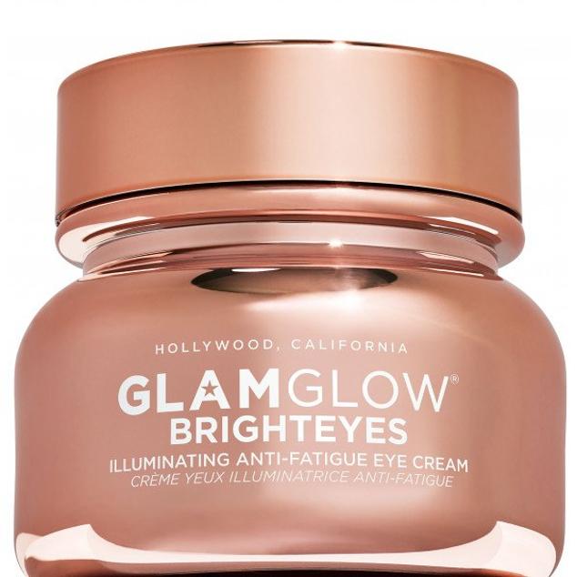 Esta crema ilumina al instante las ojeras, reduciendo los signos de fatiga al mismo tiempo que hidrata y combate las líneas de expresión. Su fórmula contiene esferas iluminadoras con cafeína, ácido hialurónico y péptidos para tratar la zona del contorno de ojos El resultado es una mirada descansada y resplandeciente. 