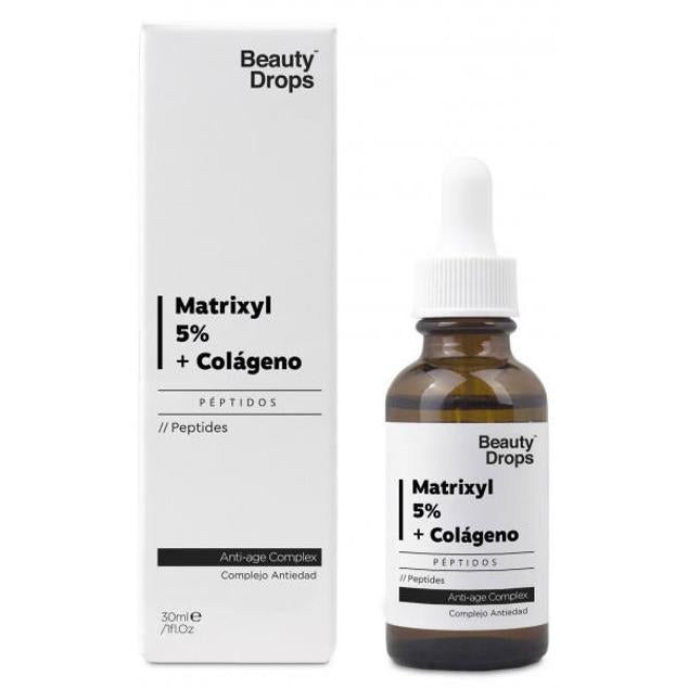 El sérum Matrixyl 5% + Colágeno de Beauty Drops está diseñado con un complejo antiedad altamente eficaz en la reducción de arrugas estáticas y dinámicas, así como en el incremento de la elasticidad y la firmeza de la piel. El colágeno hidrolizado hidrata, rellena, flexibiliza, tersa y ayuda a levantar la piel, mientras los péptidos reconstruyen y refuerzan la estructura del rostro, trabajando para alcanzar un efecto lifting y, la gluconolactona ayuda a la renovación celular, suaviza y aclara.