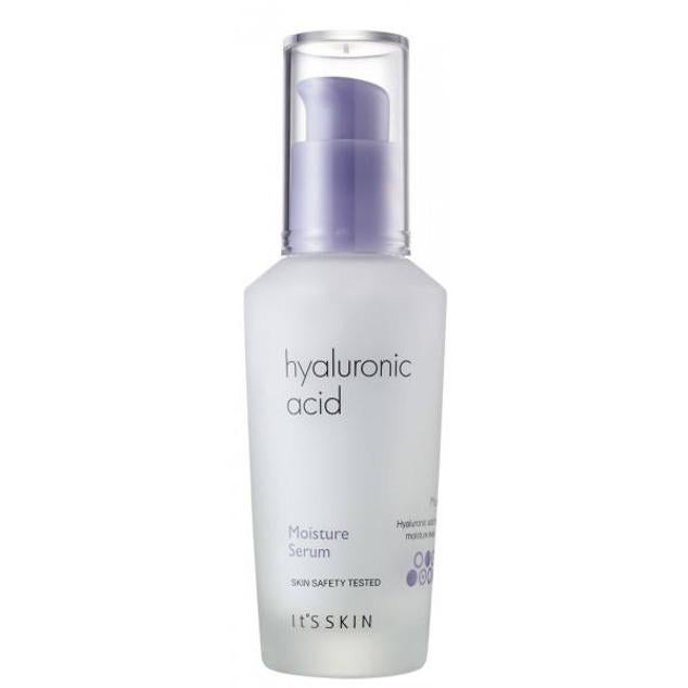 El Hyaluronic Acid Moisture Serum de It’s Skin impulsa la hidratación de la piel y revitaliza la apariencia, haciendo que luzca radiante, juvenil y fresca. Su fórmula está hecha a base de ácido hialurónico de bajo peso molecular que penetra en las capas más profundas para rellenar y tersar, a la vez que minimiza las arrugas. También cuenta con una combinación antioxidante de acerola (rica en vitaminas A, B y C), hibisco (cargada de alfahidroxiácidos para la regeneración celular) y arándano hidratante y antiinflamatorio. Cómpralo aquí
