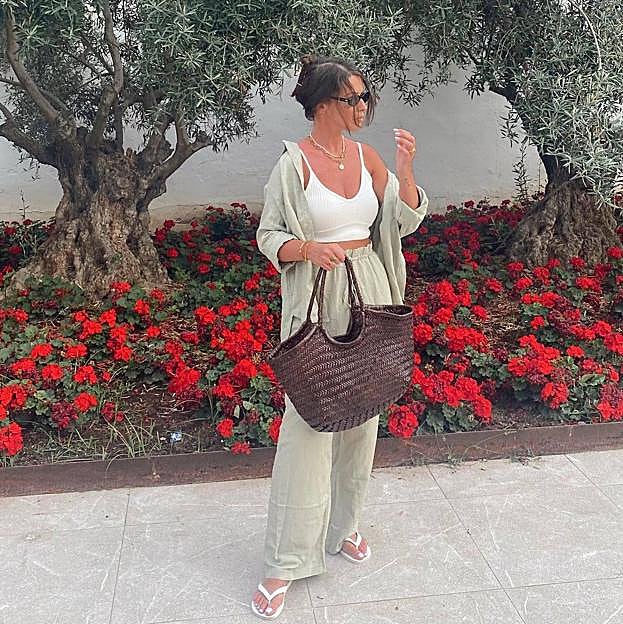 Looks con básicos elegantes y cómodos low cost para vestir a diario este verano sin perder estilo