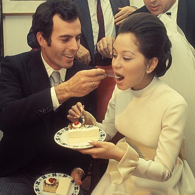 Así fueron las tres bodas de Isabel Preysler: la precipitada con Julio Iglesias, la íntima con Carlos Falcó y la sorpresa con Miguel Boyer