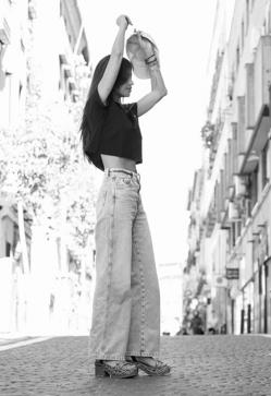 Imagen secundaria 2 - Estas originales sandalias con cuña tacón de yute son los zapatos cómodos y made in Spain con los que triunfar este verano