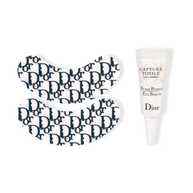 Actúan bajo los ojos como primer paso de maquillaje para hidratar, alisar e iluminar la piel al instante. El efecto frío antifatiga de los parches Dior completa la acción del sérum para contorno de ojos Capture Totale. Cada parche para ojos es de un solo uso. El estuche de parches contiene dos pares, así como una miniatura de Capture Totale Super Potent Eye Serum. Precio: 29,99 euros en Sephora. Cómpralo aquí