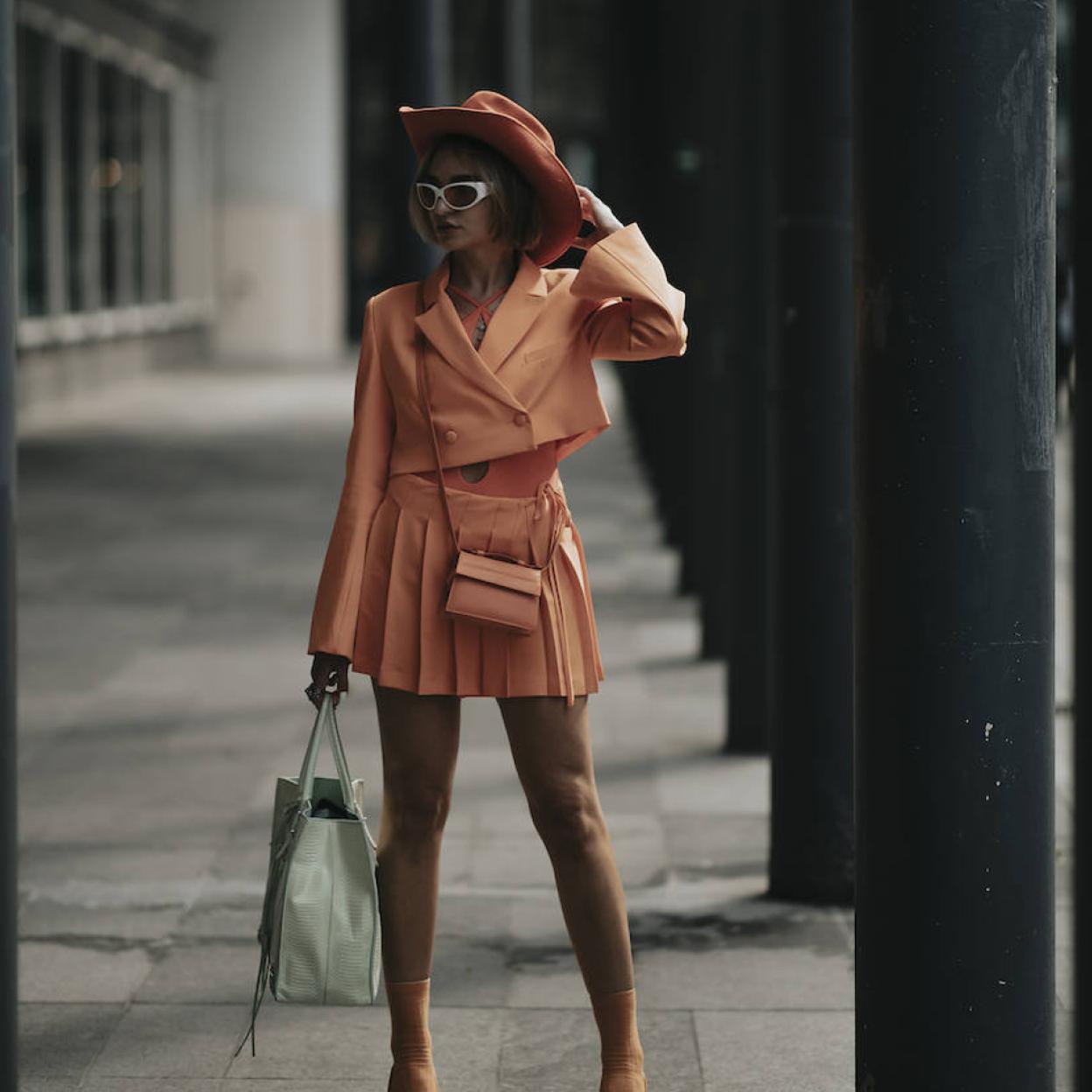 Pincha en la foto apra ver 10 faldas pareo bonitas y versátiles para lucir con sandalias en la playa o con tacones para salir a cenar