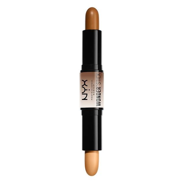 Contouring Wonder Stick de NYX es una fórmula en crema con doble punta que incluye contorno e iluminador, de gran precisión y fácil aplicación, que crea dimensión y esculpe el rostro, con una textura que se funde con la piel y tiene un acabado completamente natural. Cómpralo aquí
