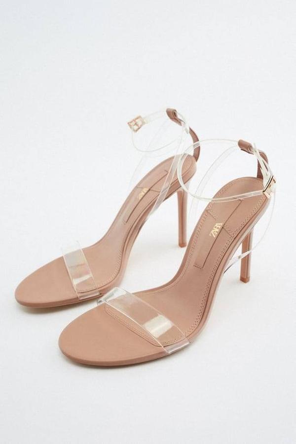 Este modelo de Zara tiene una plantilla técnica flexible de espuma compuesta de látex para ofrecer un mayor confort.