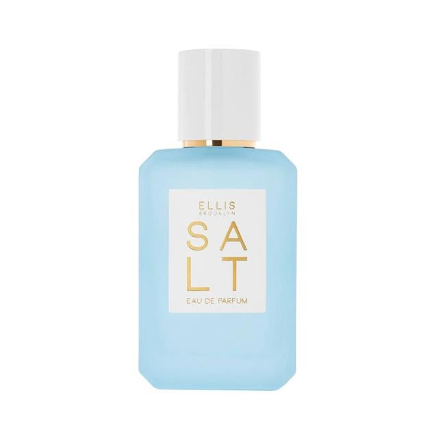 Salt de Ellis Brooklyn guarda la esencia de la piel salda, el calor cremoso del sol, las flores tropicales y la brisa fresca. Este perfume presenta notas saladas del ámbar gris, con notas de tiara de Tahití, la calidez del sándalo y el almizcle y, el punto cítrico del ylang ylang.