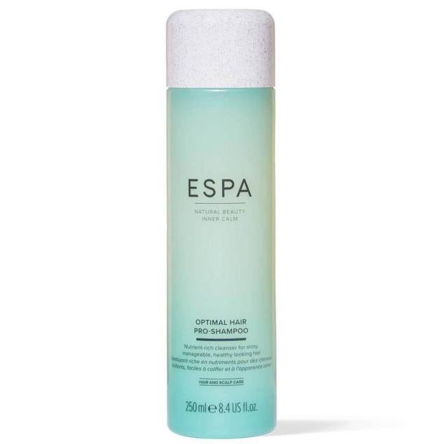 Optimal Hair Pro Shampoo de ESPA es un champú de alto rendimiento que limpia, purifica, equilibra, revitaliza e hidrata el cuero cabelludo y el cabello. Lo consigue mediante la proteína de quinoa, el aceite de inca inchi, un complejo de carbohidratos, aceites de pomelo y moringa, agua de mar y extractos de plantas con propiedades hidratantes, nutritivas, regeneradoras y antioxidantes. Cómpralo aquí