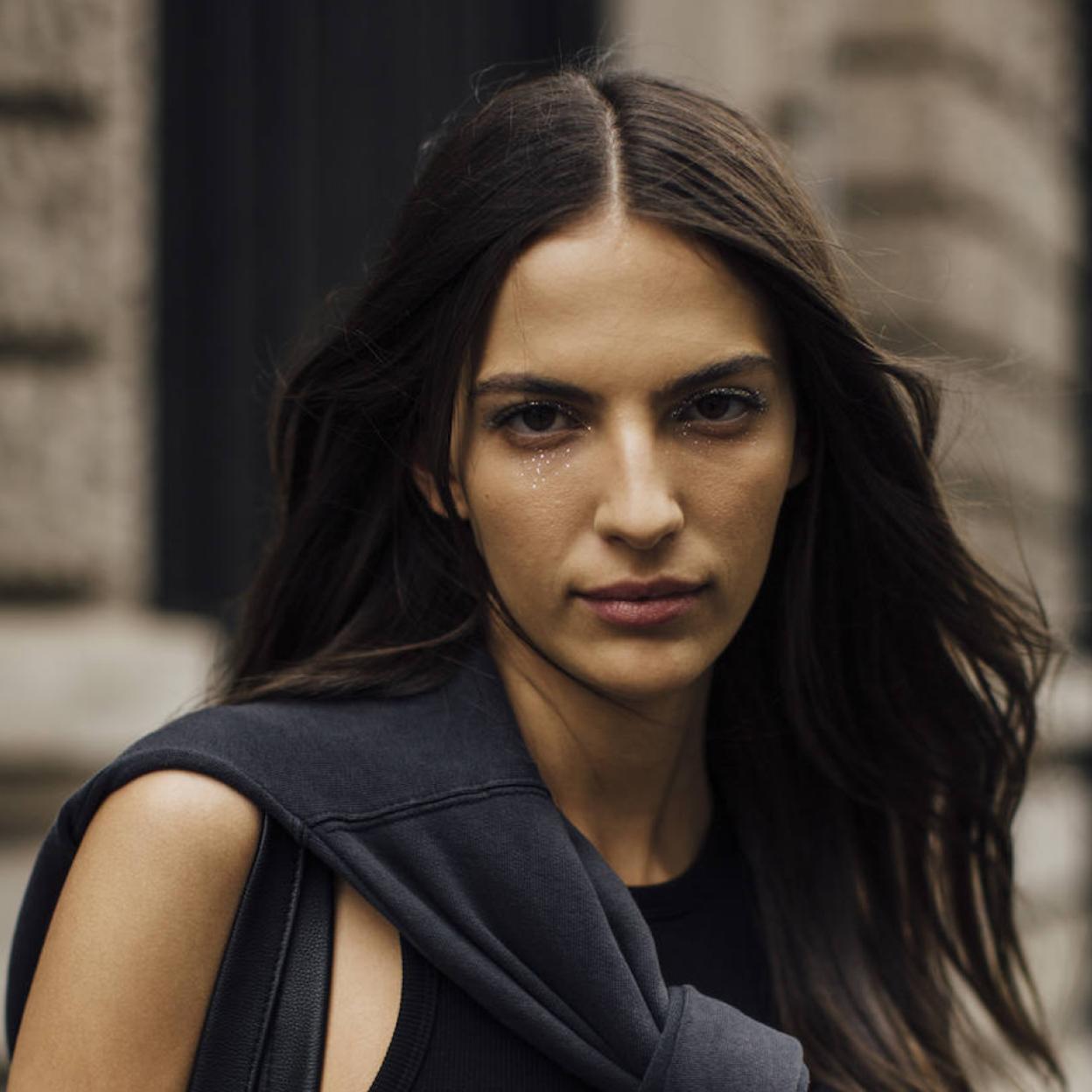 Pincha en la foto para ver los mejores sérums low cost para reparar el pelo que dan un brillo impecable y con los que dirás adiós al frizz