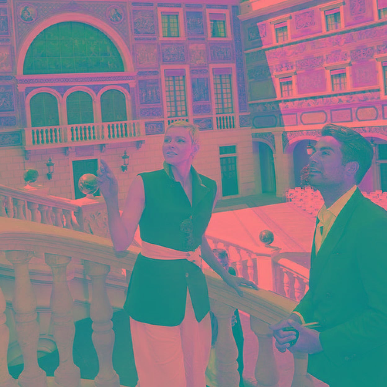 La princesa Charléne de Mónaco, primera dama del Principado, en la escalinata del palacio Grimaldi. 