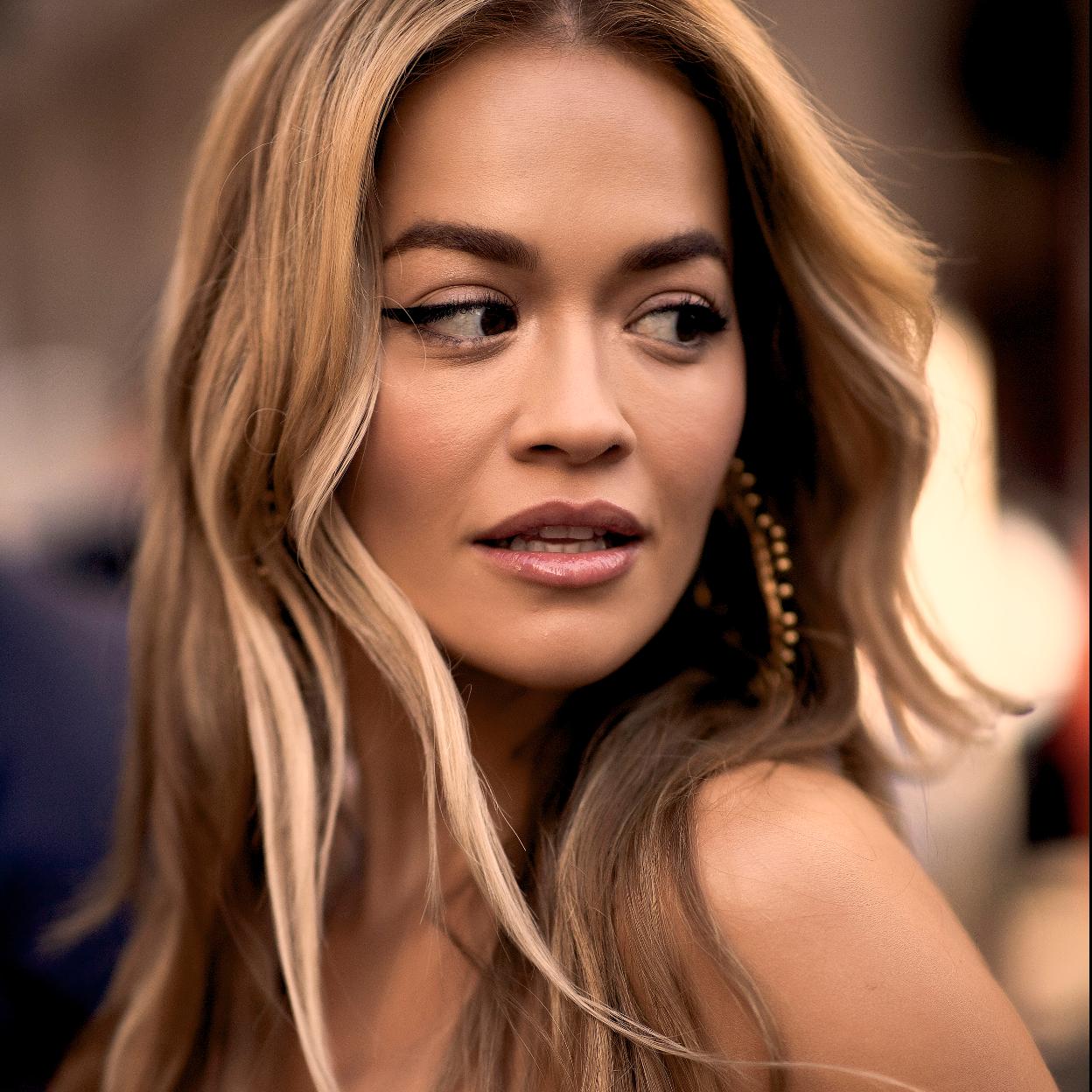 El contorno de ojos que recomiendan las farmacéuticas (y un truco para aumentar sus efectos) que rejuvenece la mirada y acaba con bolsas y ojeras