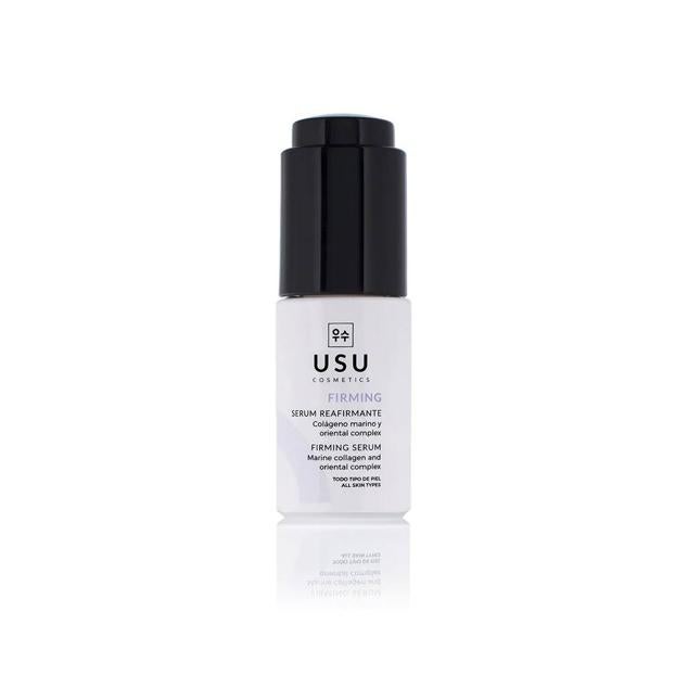 El Firming Serum de USU es un potente tratamiento reafirmante que puede regenerar el daño causado por el envejecimiento, estimular la producción de colágeno, redensificar, estirar y levantar la piel, a la par que revitaliza. Está formulado con un 50% de colágeno marino hidratante y reparador que incrementa la elasticidad y el relleno, junto al ácido hialurónico. El Yungijayeoldan Oriental Complex® tiene acción antioxidante y energizante. Y, el retinol activa la renovación celular. Cómpralo aquí