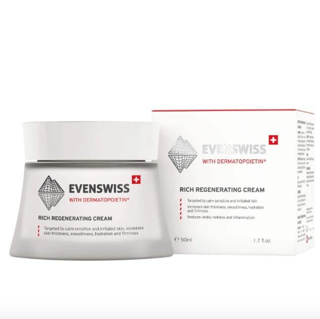 Sublime Revealing es una crema hidratante indicada para pieles grasas, ya que ayuda a reducir los poros mientras que mejora la firmeza y la elasticidad de la piel. Entre sus propiedades destaca que hidrata y alisa la piel, mientras que consigue un efecto flash con su aplicación. (Disponible en Douglas, 57,99 euros)